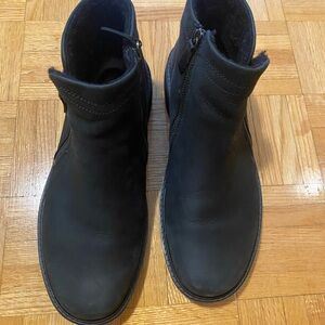 Ecco Men's Black Leather Chukka Boots with Side Zips